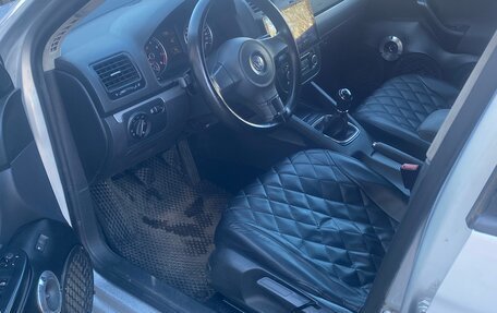 Volkswagen Jetta VI, 2010 год, 599 999 рублей, 2 фотография