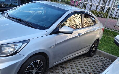 Hyundai Solaris II рестайлинг, 2011 год, 665 000 рублей, 3 фотография
