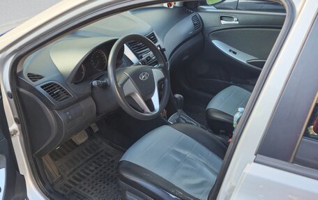 Hyundai Solaris II рестайлинг, 2011 год, 665 000 рублей, 7 фотография