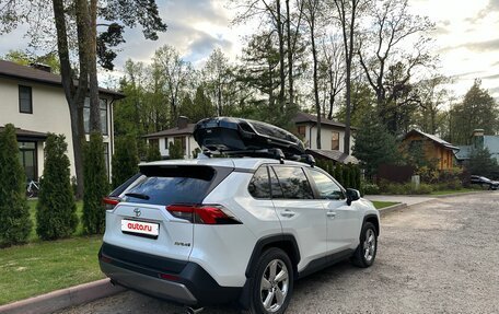 Toyota RAV4, 2022 год, 3 500 000 рублей, 4 фотография