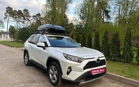 Toyota RAV4, 2022 год, 3 500 000 рублей, 2 фотография