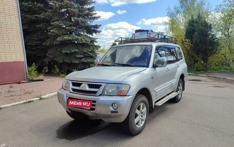 Mitsubishi Pajero III рестайлинг, 2001 год, 680 000 рублей, 1 фотография