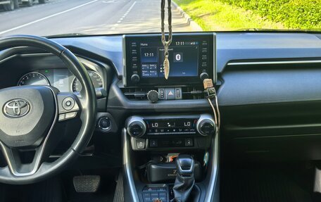 Toyota RAV4, 2021 год, 3 900 000 рублей, 7 фотография