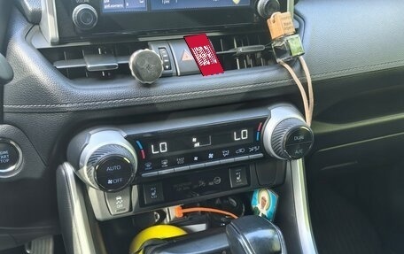 Toyota RAV4, 2021 год, 3 900 000 рублей, 8 фотография