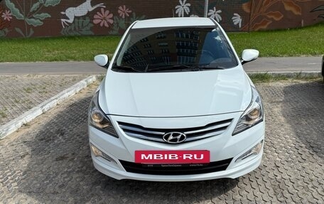 Hyundai Solaris II рестайлинг, 2015 год, 1 500 000 рублей, 2 фотография