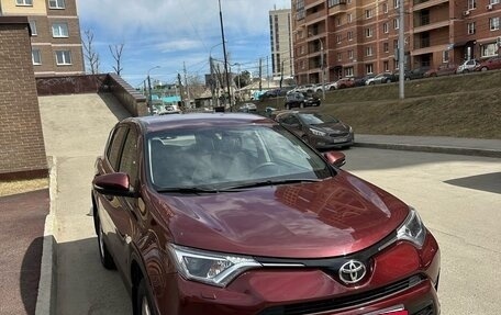 Toyota RAV4, 2017 год, 2 300 000 рублей, 2 фотография