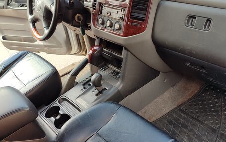 Mitsubishi Pajero III рестайлинг, 2001 год, 680 000 рублей, 10 фотография