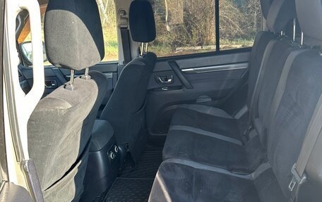 Mitsubishi Pajero IV, 2008 год, 1 000 000 рублей, 3 фотография