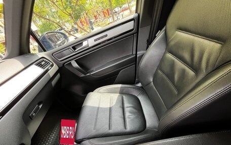 Volkswagen Touareg III, 2018 год, 3 600 000 рублей, 16 фотография
