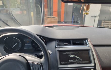 Jaguar E-Pace, 2019 год, 3 250 000 рублей, 8 фотография