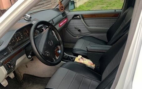 Mercedes-Benz E-Класс, 1992 год, 410 000 рублей, 3 фотография