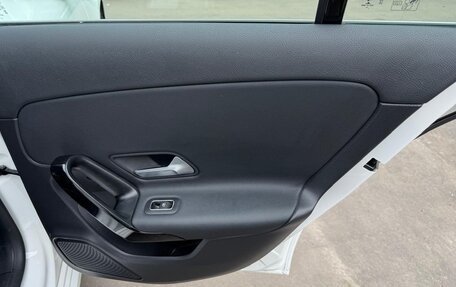 Mercedes-Benz CLA, 2020 год, 2 800 000 рублей, 14 фотография