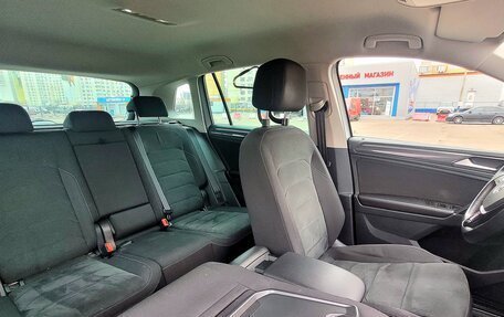 Volkswagen Tiguan II, 2017 год, 2 150 000 рублей, 17 фотография