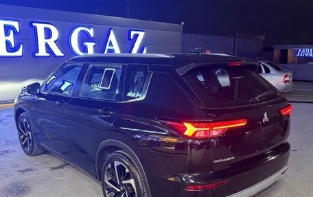 Mitsubishi Outlander, 2023 год, 3 300 000 рублей, 7 фотография