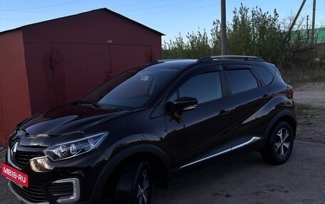 Renault Kaptur I рестайлинг, 2018 год, 1 660 000 рублей, 4 фотография