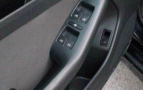 Volkswagen Jetta VI, 2011 год, 700 000 рублей, 6 фотография