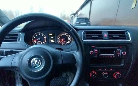 Volkswagen Jetta VI, 2011 год, 700 000 рублей, 9 фотография