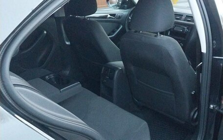 Volkswagen Jetta VI, 2011 год, 700 000 рублей, 14 фотография