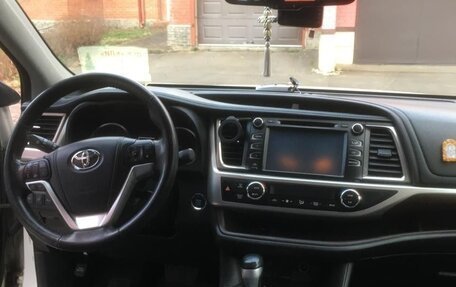 Toyota Highlander III, 2014 год, 2 750 000 рублей, 8 фотография