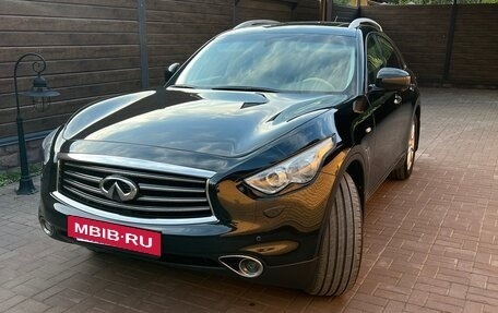 Infiniti FX II, 2013 год, 1 950 000 рублей, 2 фотография