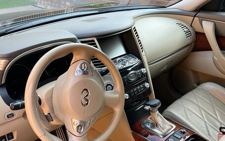 Infiniti FX II, 2013 год, 1 950 000 рублей, 10 фотография