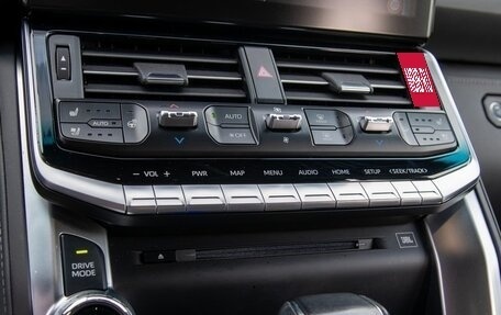 Toyota Land Cruiser, 2022 год, 10 851 000 рублей, 24 фотография