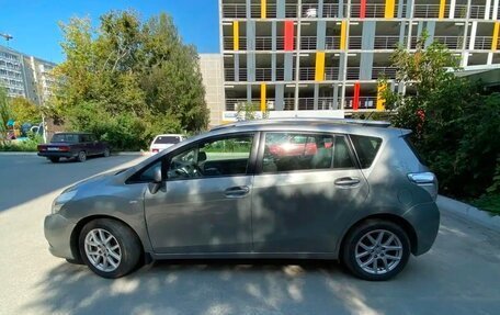 Toyota Verso I, 2010 год, 1 150 000 рублей, 6 фотография