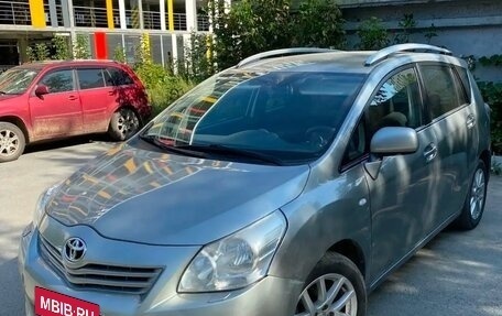 Toyota Verso I, 2010 год, 1 150 000 рублей, 7 фотография