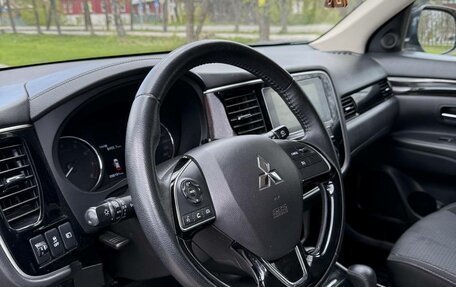 Mitsubishi Outlander III рестайлинг 3, 2019 год, 2 480 000 рублей, 3 фотография