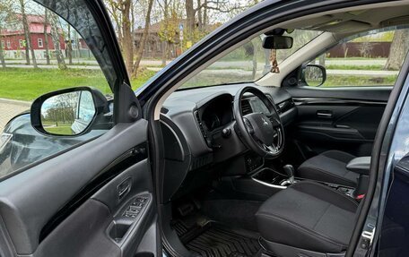 Mitsubishi Outlander III рестайлинг 3, 2019 год, 2 480 000 рублей, 5 фотография