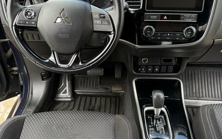 Mitsubishi Outlander III рестайлинг 3, 2019 год, 2 480 000 рублей, 19 фотография