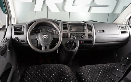 Volkswagen Caravelle T5, 2013 год, 2 329 000 рублей, 6 фотография