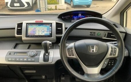 Honda Freed I, 2016 год, 933 000 рублей, 13 фотография