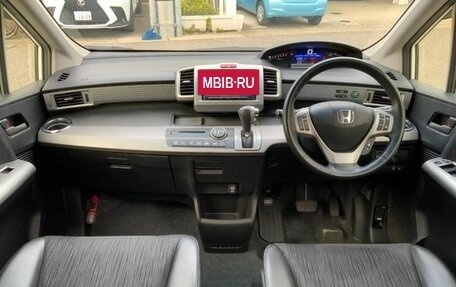 Honda Freed I, 2016 год, 933 000 рублей, 11 фотография
