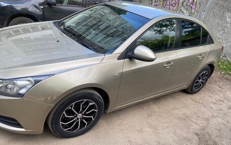 Chevrolet Cruze II, 2010 год, 750 000 рублей, 6 фотография