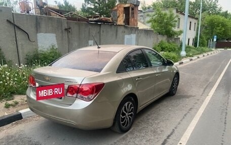 Chevrolet Cruze II, 2010 год, 750 000 рублей, 5 фотография