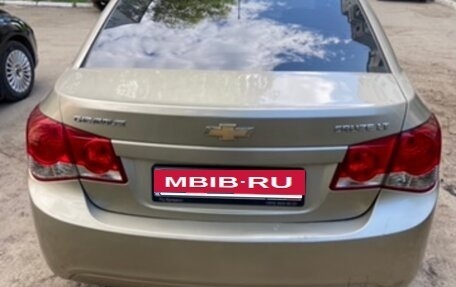 Chevrolet Cruze II, 2010 год, 750 000 рублей, 4 фотография