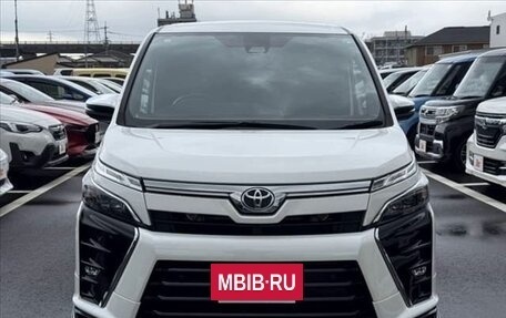 Toyota Voxy III, 2021 год, 2 179 000 рублей, 9 фотография