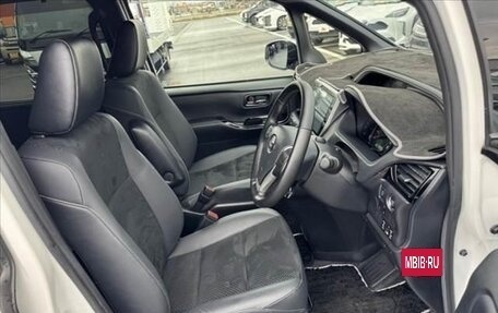 Toyota Voxy III, 2021 год, 2 179 000 рублей, 11 фотография
