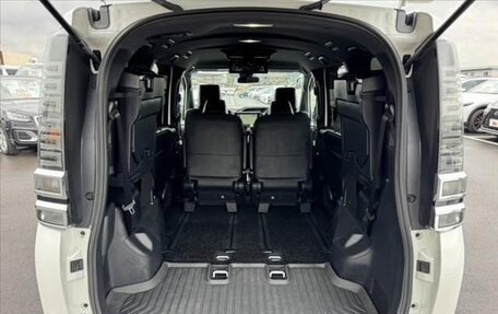 Toyota Voxy III, 2021 год, 2 179 000 рублей, 21 фотография