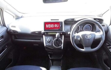 Toyota Wish II, 2017 год, 1 112 000 рублей, 9 фотография