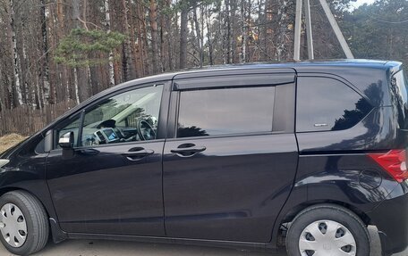 Honda Freed I, 2010 год, 900 000 рублей, 1 фотография