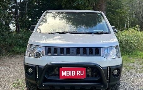 Mitsubishi Delica D:5 I, 2018 год, 2 215 000 рублей, 3 фотография