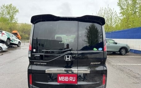 Honda Stepwgn IV, 2015 год, 1 750 000 рублей, 4 фотография