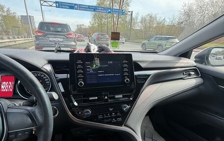 Toyota Camry, 2021 год, 3 200 000 рублей, 2 фотография