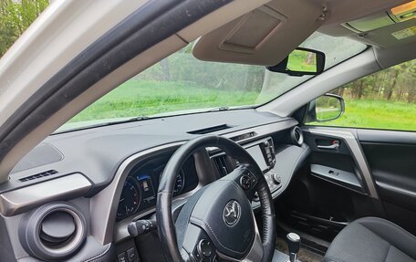 Toyota RAV4, 2018 год, 2 400 000 рублей, 5 фотография