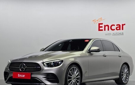 Mercedes-Benz E-Класс, 2022 год, 3 650 000 рублей, 1 фотография