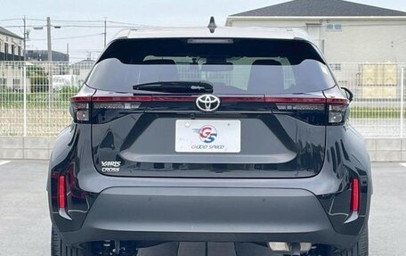 Toyota Yaris Cross, 2022 год, 1 680 000 рублей, 5 фотография
