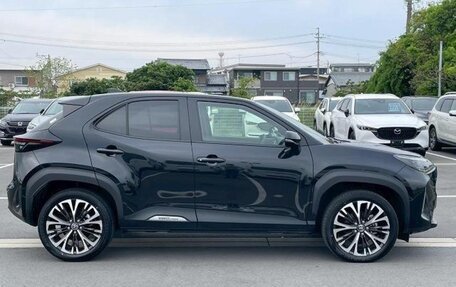 Toyota Yaris Cross, 2022 год, 1 680 000 рублей, 7 фотография