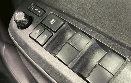 Toyota Yaris Cross, 2022 год, 1 680 000 рублей, 29 фотография